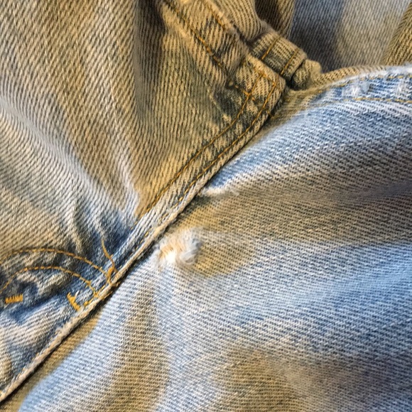 Distressed Arizona Jeans - Picture 7 of 8